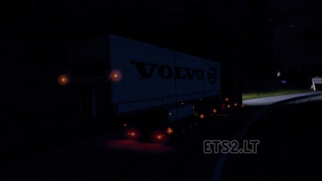 volvo-trailer-at-night