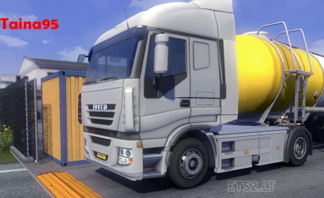 Iveco-Stralis-Low-Deck-Chassis-1