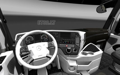 Mercedes Actros MP4 2014 Interior-2
