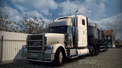 Freightliner-Classic-XL-1
