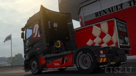 Renault-Truck-Racing-Black-Edition-3