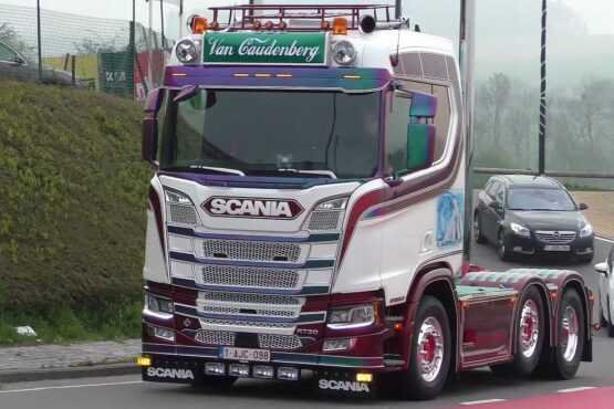 All trucks engines V8 Open Pipe Sound