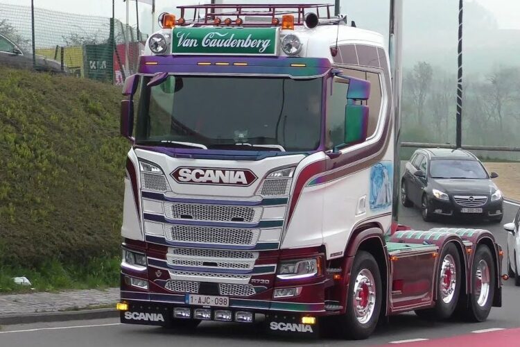 All trucks engines V8 Open Pipe Sound