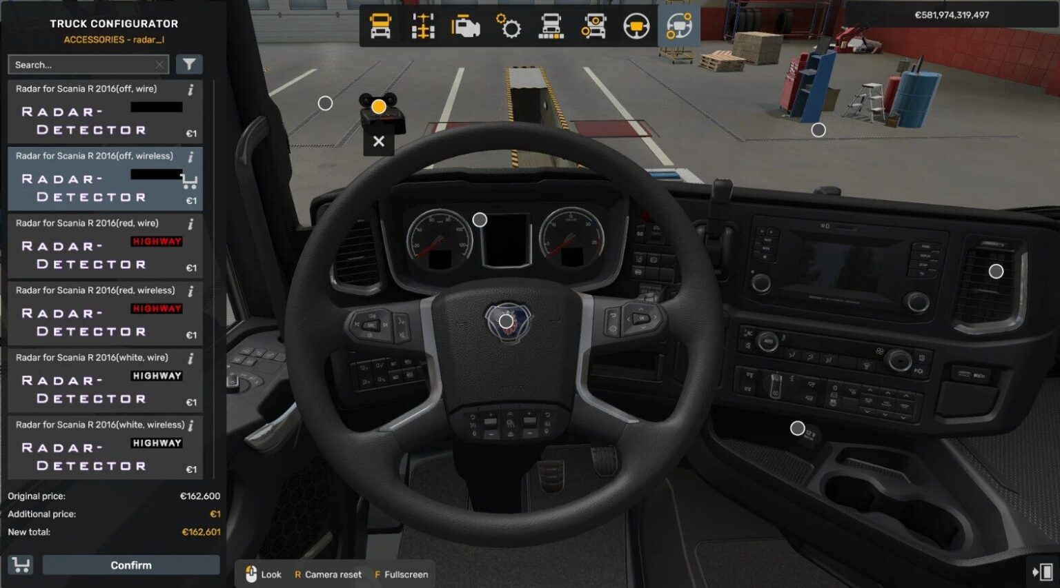 Visão noturna do detector de radar ativo no painel do caminhão