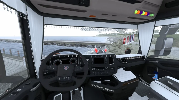 Scania S560 White Dragon