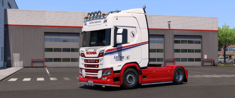 LeChat logistics with changeable colors